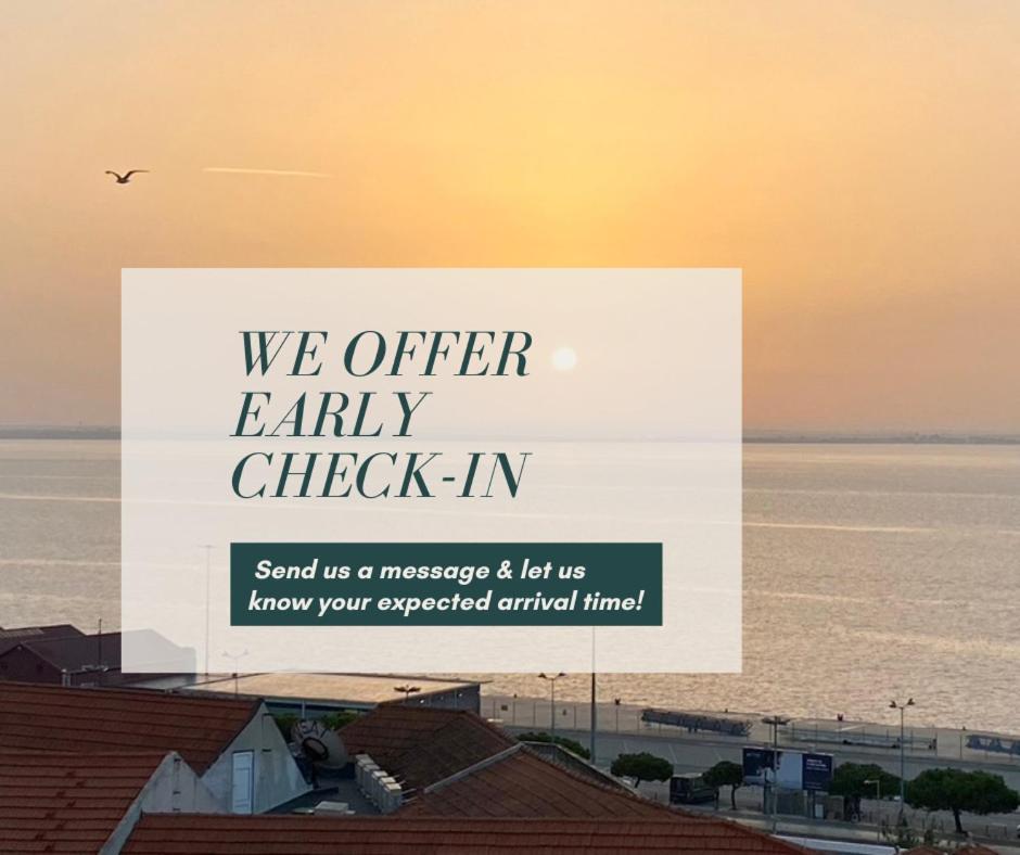Design With Rooftop Terrace And 180-degree River&city Views Lejlighed Lisboa